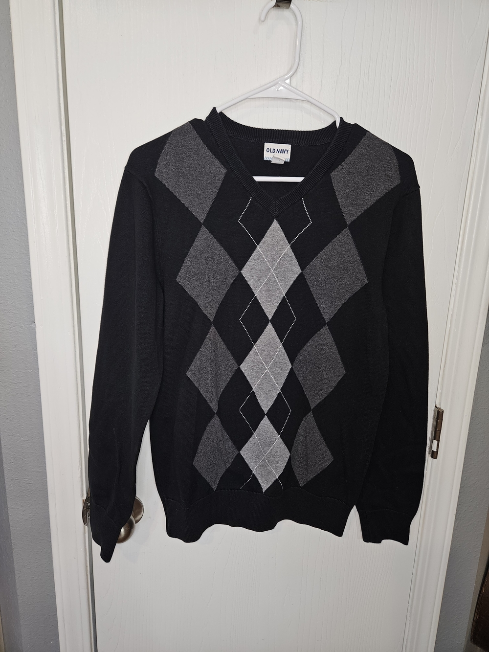 Old Navy Men's Black & Gray Argyle Diamond V-Neck Pullover Sweater